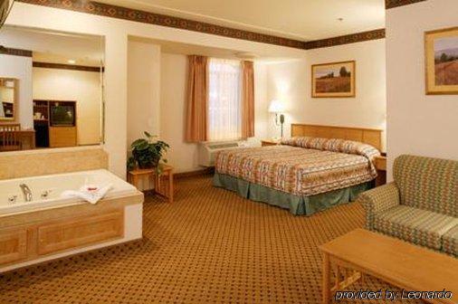 The Inn At Rolling Hills Casino & Resort Corning Pokój zdjęcie